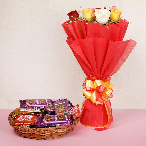  Mix Roses With Delicious Chocolates