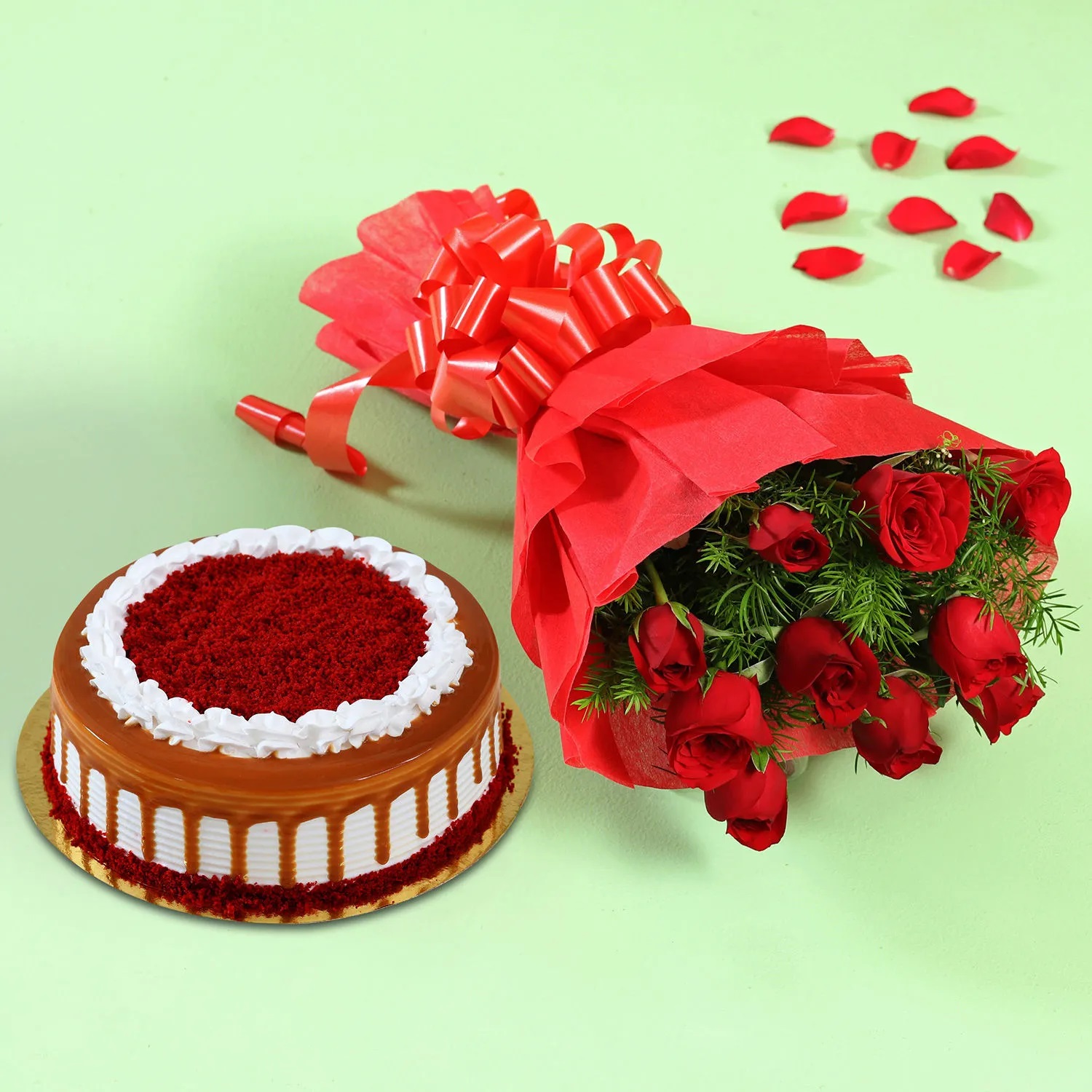  Red Roses & Creamy Red Velvet Cake