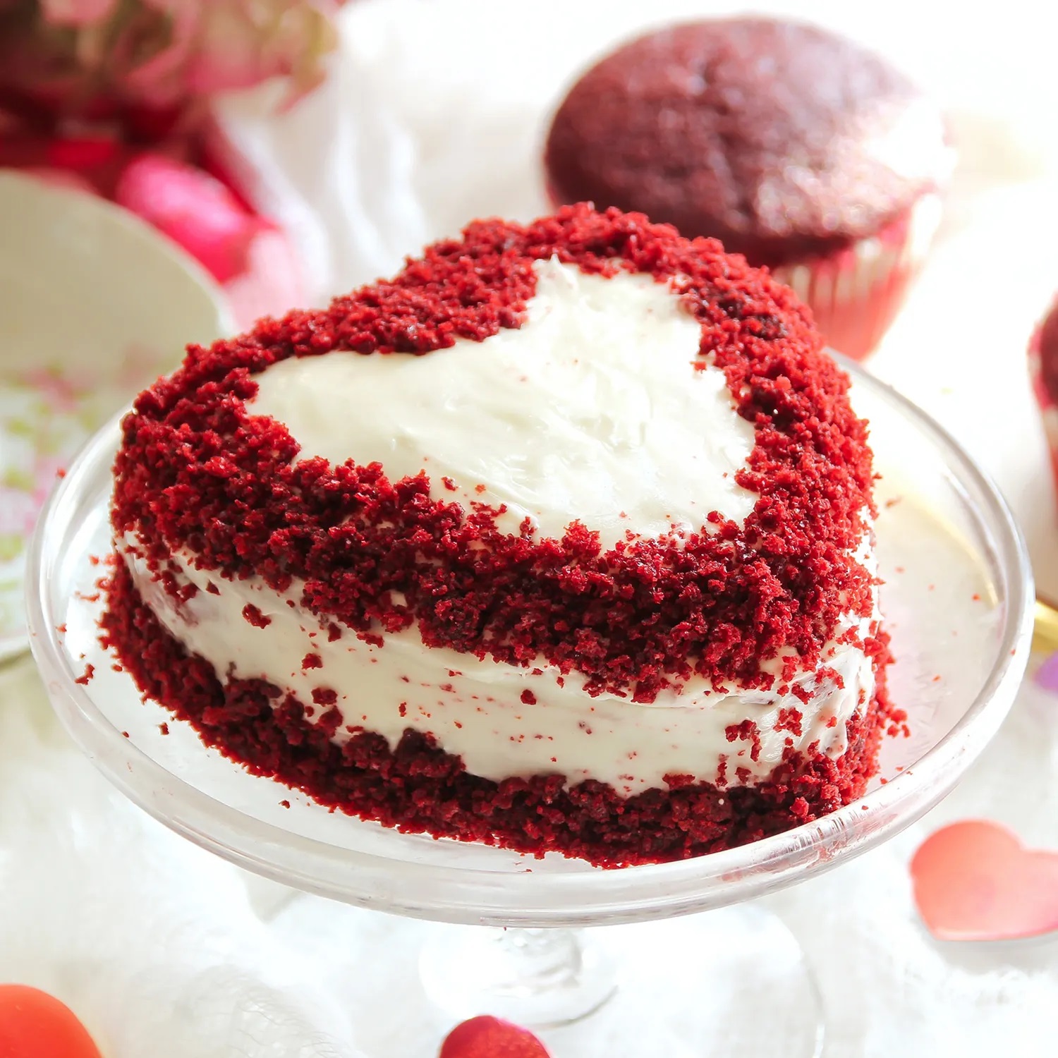  Red Velvet Heart Cream Cake